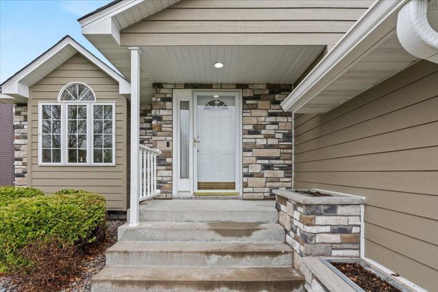 6307 Deerwood Lane, Lino Lakes, MN 55014