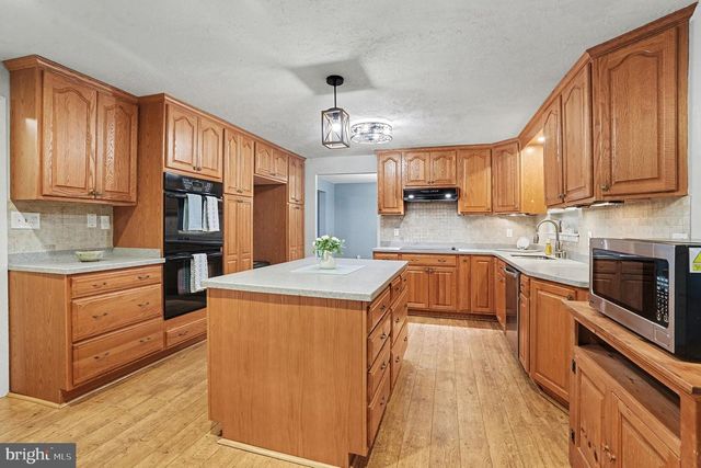 24 SHAWN CT, Baltimore, MD 21236