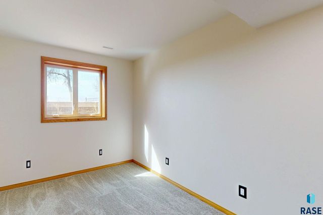 46527 269 St Street, Sioux Falls, SD 57106