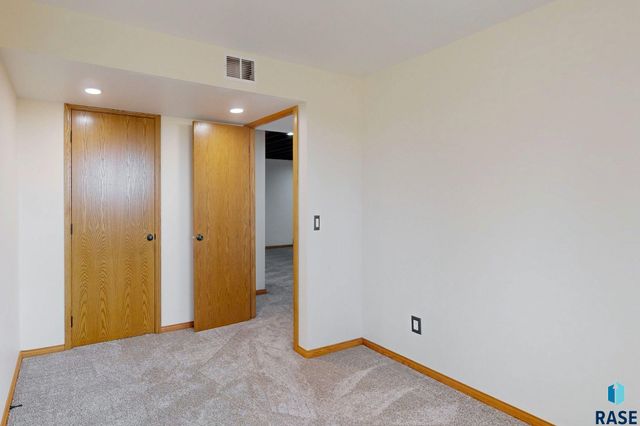 46527 269 St Street, Sioux Falls, SD 57106