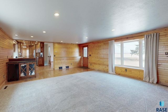 46527 269 St Street, Sioux Falls, SD 57106