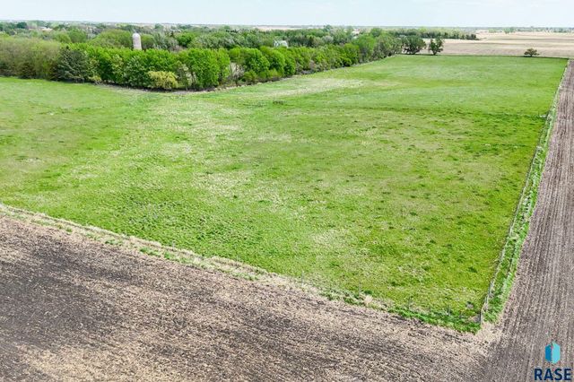 46527 269 St Street, Sioux Falls, SD 57106