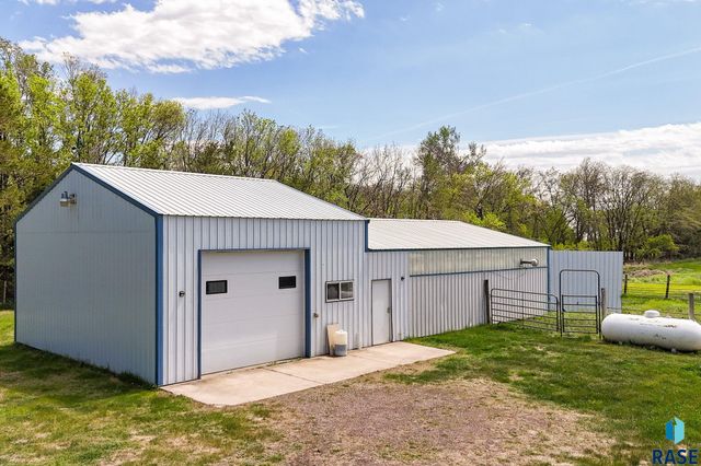 46527 269 St Street, Sioux Falls, SD 57106