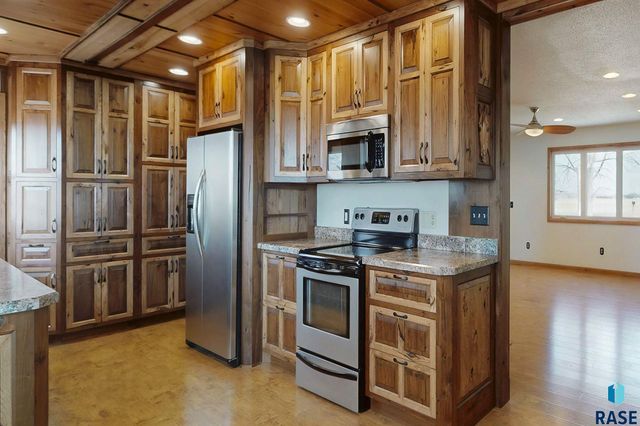 46527 269 St Street, Sioux Falls, SD 57106