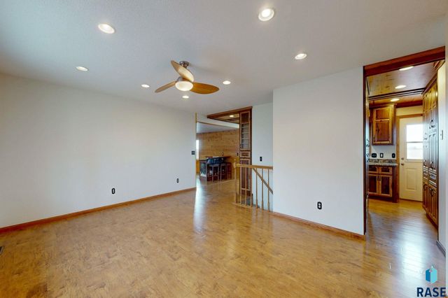 46527 269 St Street, Sioux Falls, SD 57106
