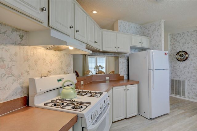 7658 Niantic Avenue V4, Micco, FL 32976