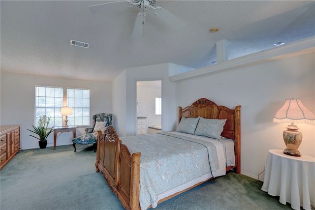 7658 Niantic Avenue V4, Micco, FL 32976