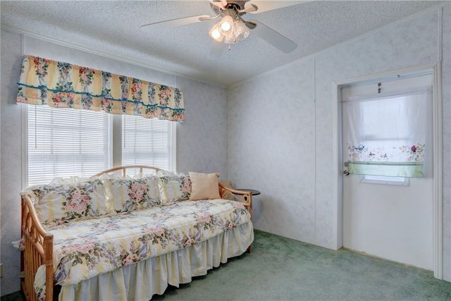 7658 Niantic Avenue V4, Micco, FL 32976