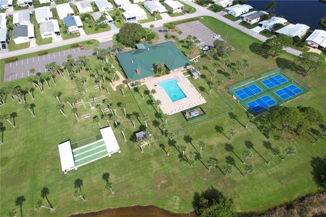 7658 Niantic Avenue V4, Micco, FL 32976