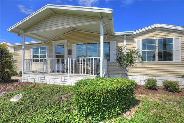 7658 Niantic Avenue V4, Micco, FL 32976