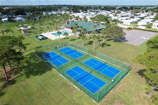7658 Niantic Avenue V4, Micco, FL 32976