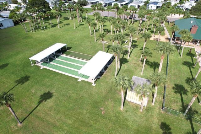 7658 Niantic Avenue V4, Micco, FL 32976