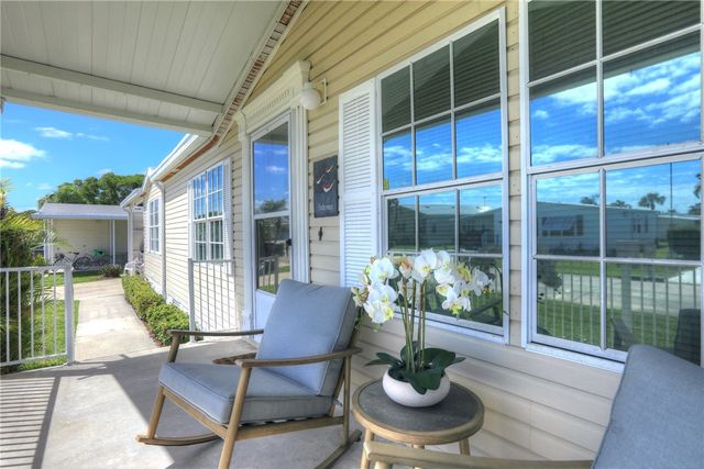 7658 Niantic Avenue V4, Micco, FL 32976