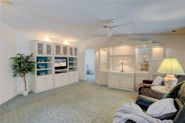 7658 Niantic Avenue V4, Micco, FL 32976