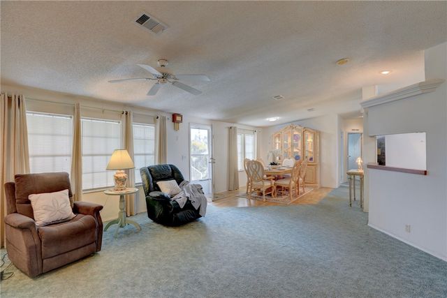7658 Niantic Avenue V4, Micco, FL 32976