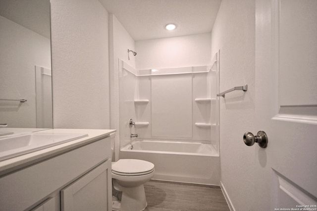 2414 LEGENDS CRK, New Braunfels, TX 78130