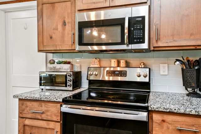 1682 Ft. Sumter Court, Republic, MO 65738