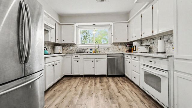 9907 Pinehurst Street, Baytown, TX 77521