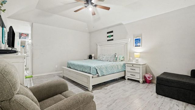 9907 Pinehurst Street, Baytown, TX 77521