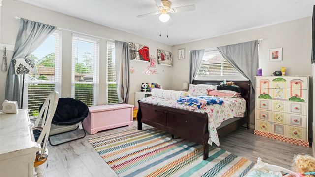 9907 Pinehurst Street, Baytown, TX 77521