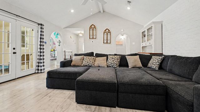 9907 Pinehurst Street, Baytown, TX 77521