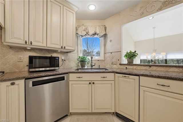 1016 Dartford MEWS, Virginia Beach, VA 23452