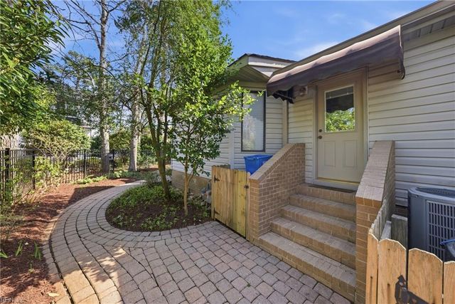 1016 Dartford MEWS, Virginia Beach, VA 23452