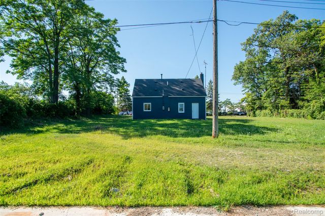 24078 Brest, Taylor, MI 48180