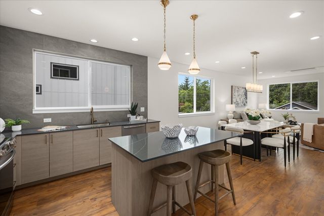 10330 Ashworth Avenue N, Seattle, WA 98133