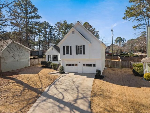 860 Meadowsong Circle, Lawrenceville, GA 30043