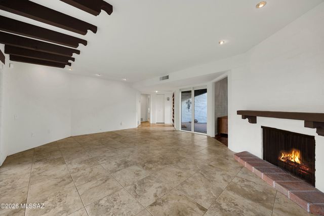 6250 N Campbell Avenue, Tucson, AZ 85718