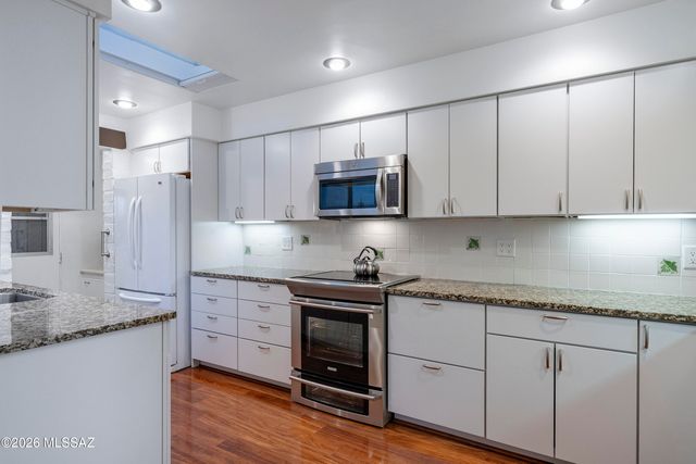 6250 N Campbell Avenue, Tucson, AZ 85718