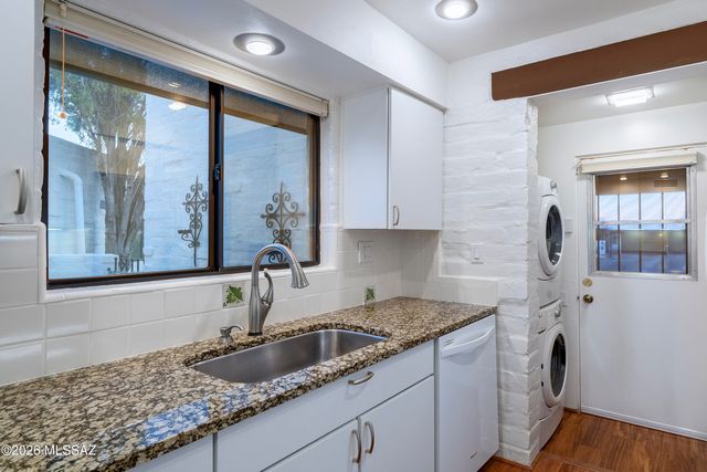 6250 N Campbell Avenue, Tucson, AZ 85718