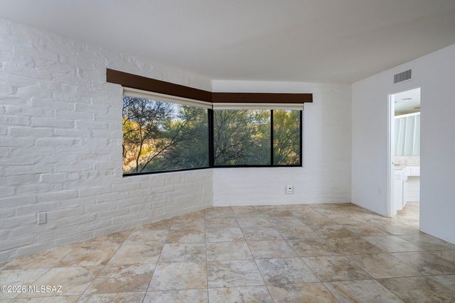 6250 N Campbell Avenue, Tucson, AZ 85718