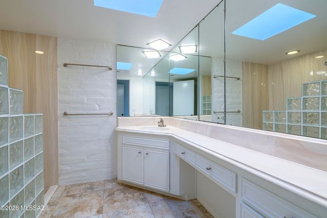 6250 N Campbell Avenue, Tucson, AZ 85718