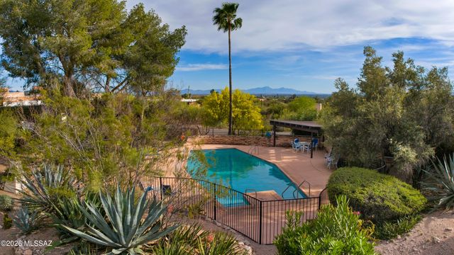 6250 N Campbell Avenue, Tucson, AZ 85718