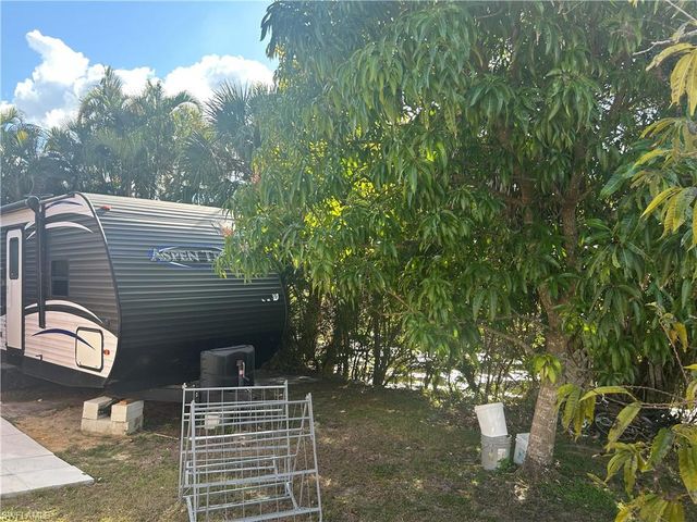 2049 50th ST SW, Naples, FL 34116