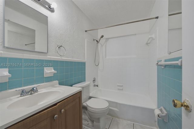 2140 NW 21st Ter N, Fort Lauderdale, FL 33311