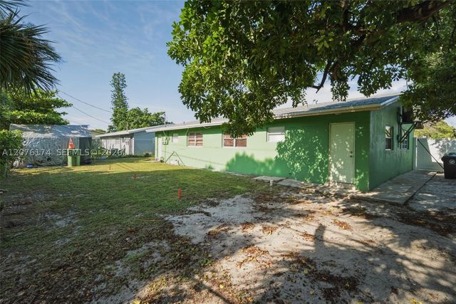 2140 NW 21st Ter N, Fort Lauderdale, FL 33311