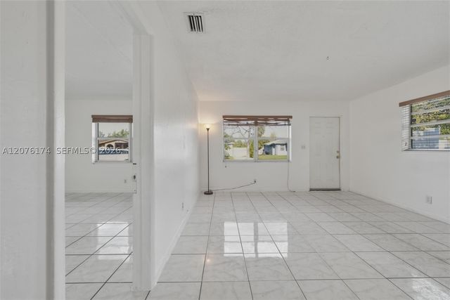 2140 NW 21st Ter N, Fort Lauderdale, FL 33311