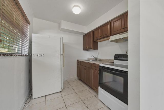 2140 NW 21st Ter N, Fort Lauderdale, FL 33311