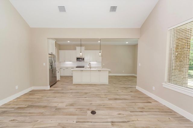 510 Palmetto Court, Runaway Bay, TX 76426