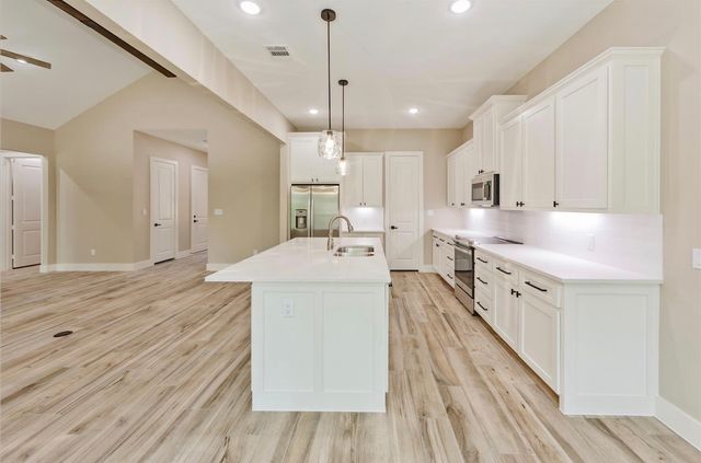 510 Palmetto Court, Runaway Bay, TX 76426