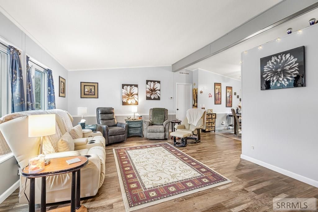 Image 2 of property listing at 325 W Shelley Street, Idaho Falls, ID 83402