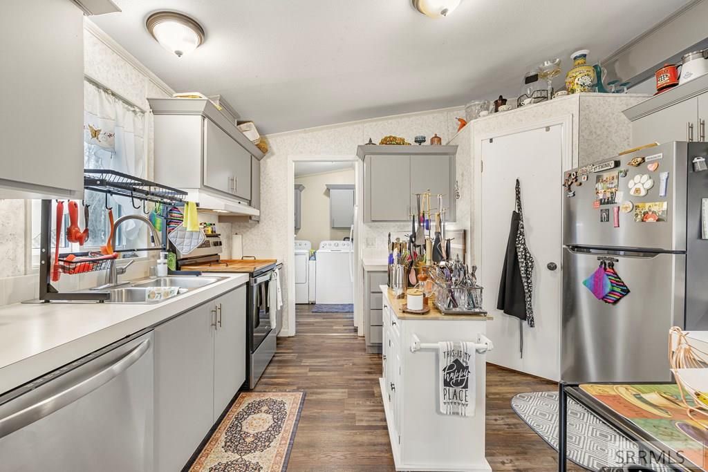 Image 6 of property listing at 325 W Shelley Street, Idaho Falls, ID 83402