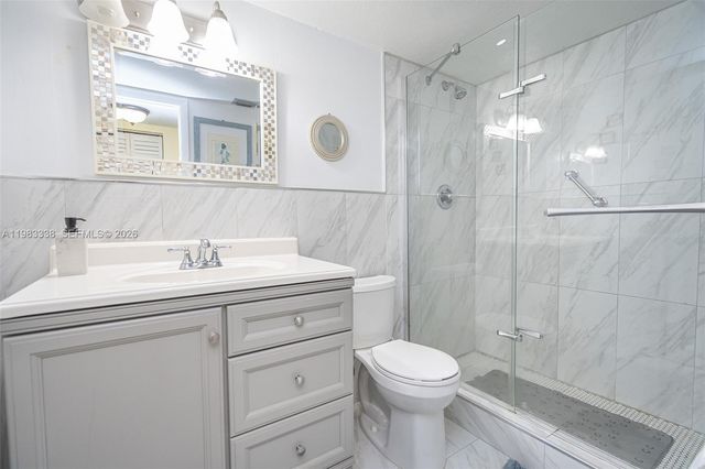 1000 Colony Point Cir 203, Pembroke Pines, FL 33026