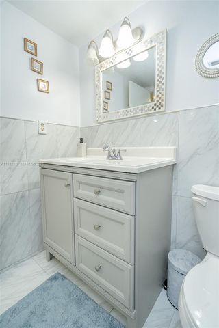 1000 Colony Point Cir 203, Pembroke Pines, FL 33026