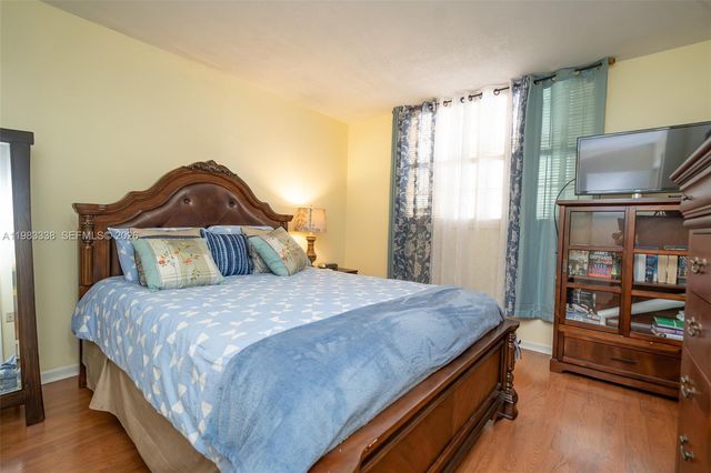 1000 Colony Point Cir 203, Pembroke Pines, FL 33026