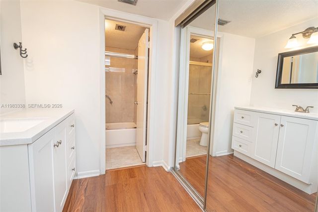 1000 Colony Point Cir 203, Pembroke Pines, FL 33026