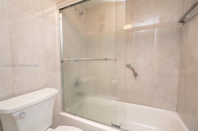 1000 Colony Point Cir 203, Pembroke Pines, FL 33026